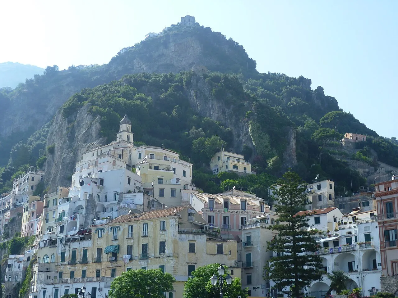 veduta di amalfi