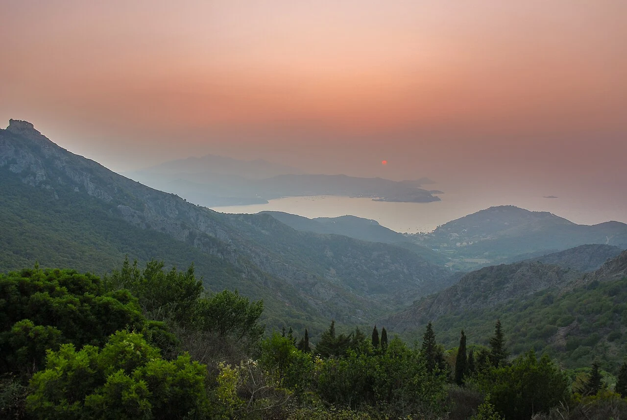 Isola d'Elba panorama al tramonto